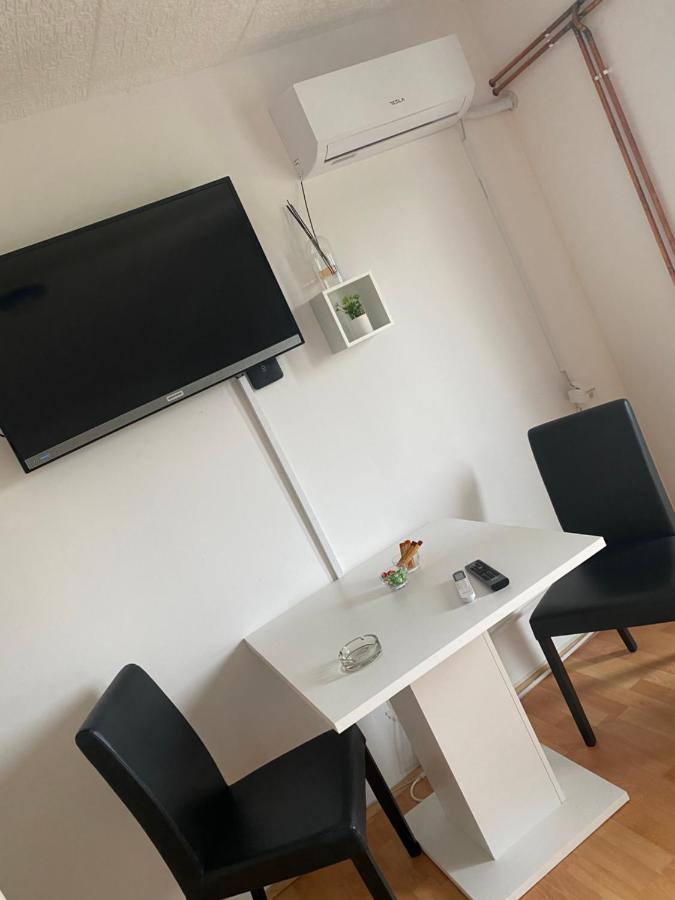 Apartmani Petra Novi Sad Eksteriør bilde